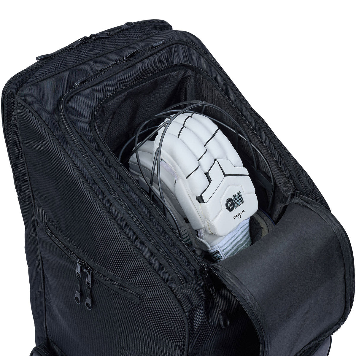 Gunn & Moore Players Edition Duffle Cricket Bag - Image 5