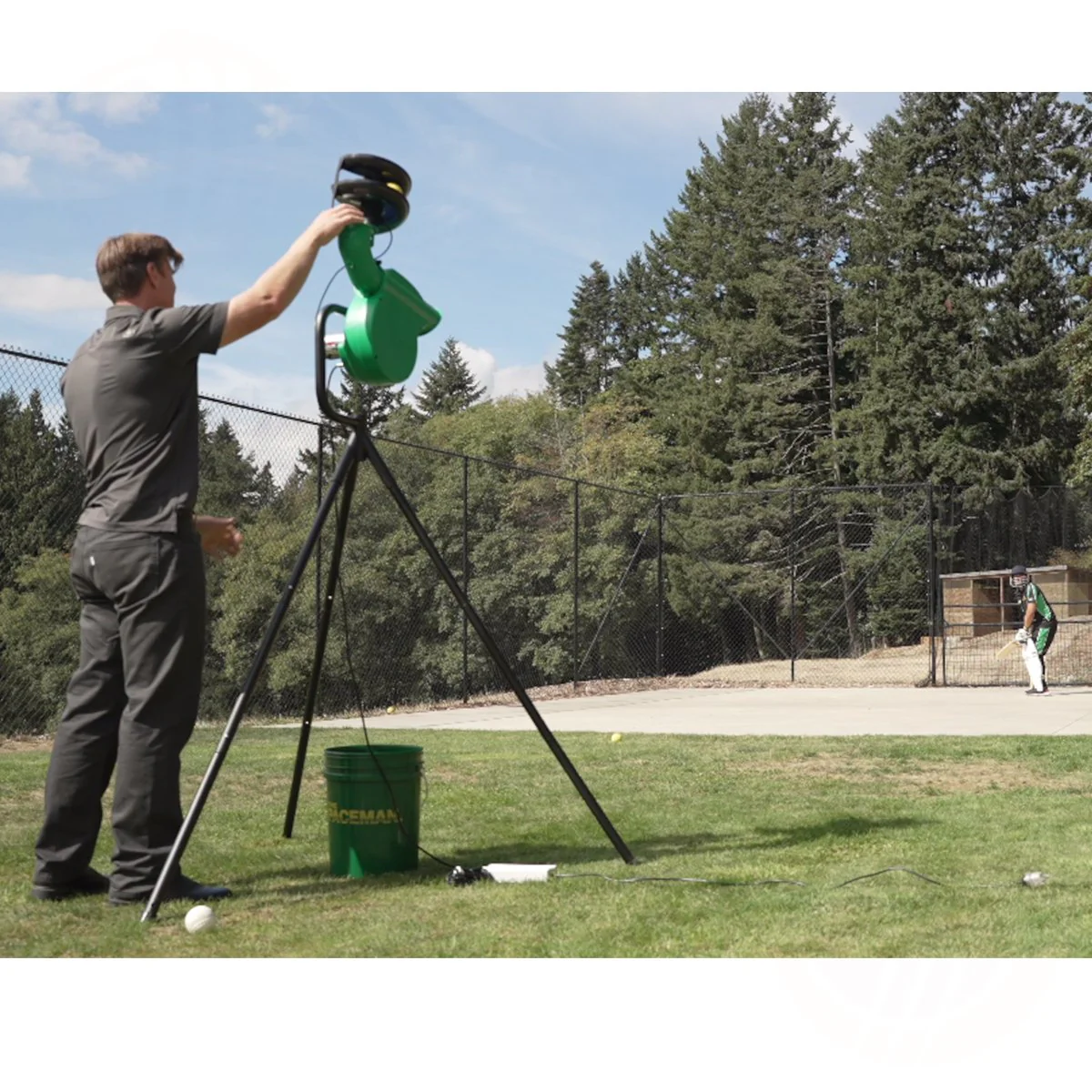 Paceman 245 Bowling Machine - Image 9